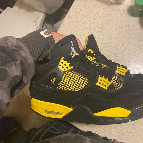 Jordan 4 size 9.5 - Picture 5 of 5